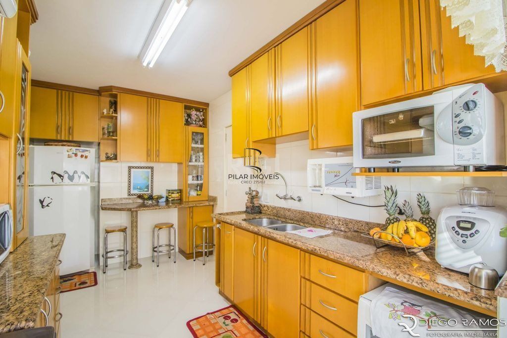 Apartamento para Venda - 207.97m², 4 dormitórios, sendo 1 suites, 1 vaga - Moinhos de Vento