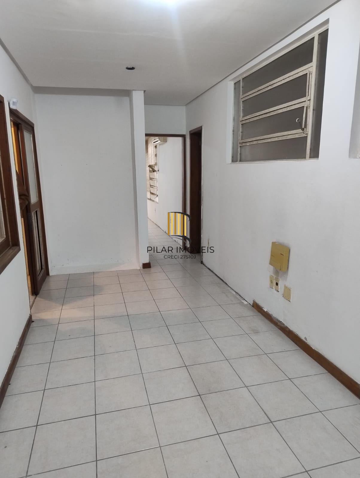 CASA MISTA COMERCIAL NO TÉRREO E RESIDENCIAL EM CIMA