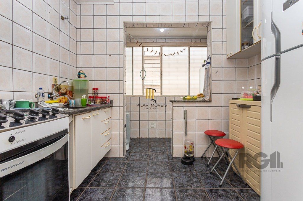 Apartamento de  2 dormitórios no Petrópolis térreo