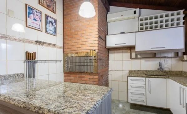 Casa sobrado no bairro Sarandi de 3 dormitórios e 2 vagas