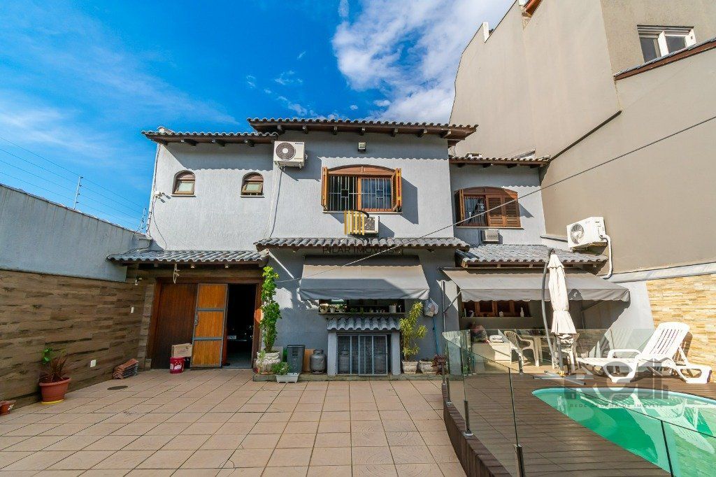 Casa 4 Dormitório(s) Bairro Jardim Planalto