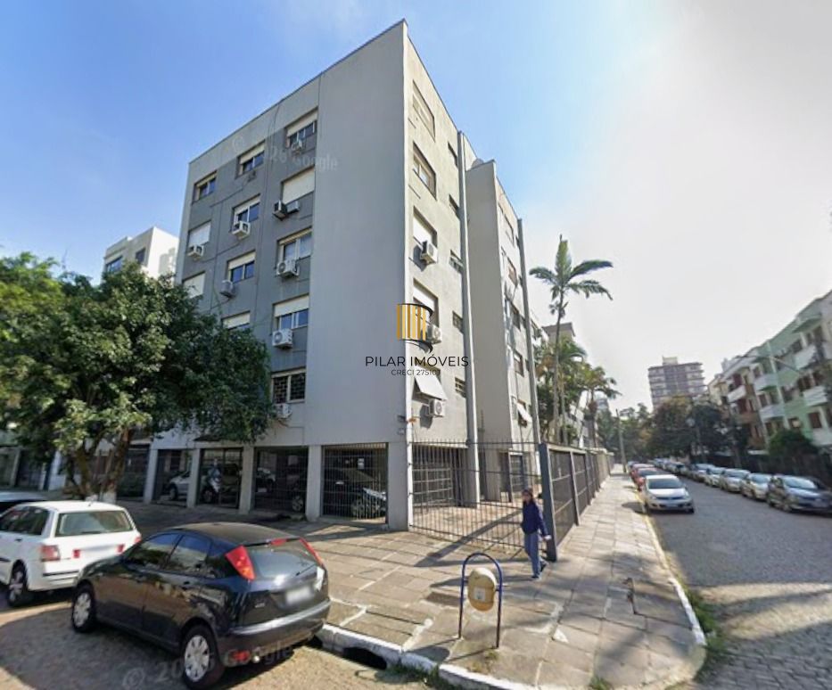 Apartamento de 2 dormitórios com dependência e vaga no bairro Santana
