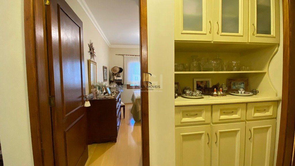 APTO SEMI MOBILIADO NO CENTRO DE GRAMADO, com lareira , sacada , churrasqueira