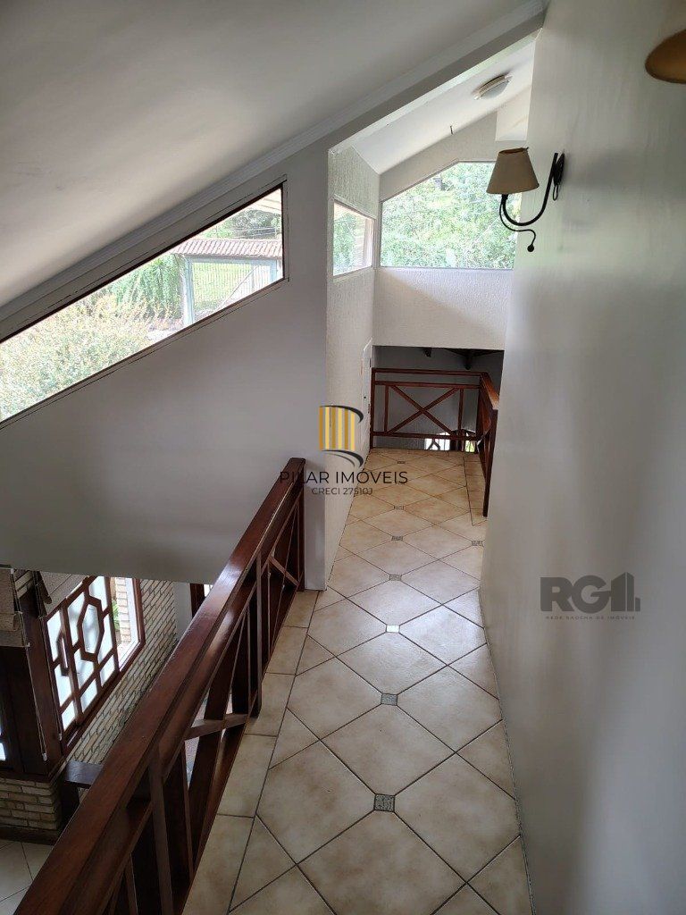 Casa sobrado com 300m² na Vila Nova de 3 dormitórios e 4 vagas