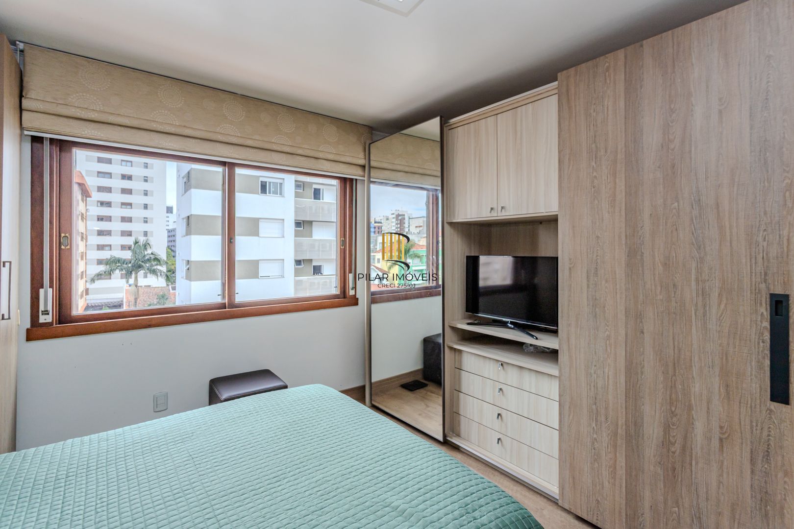 Apartamento no bairro Menino Deus de 4 dormitórios e vaga