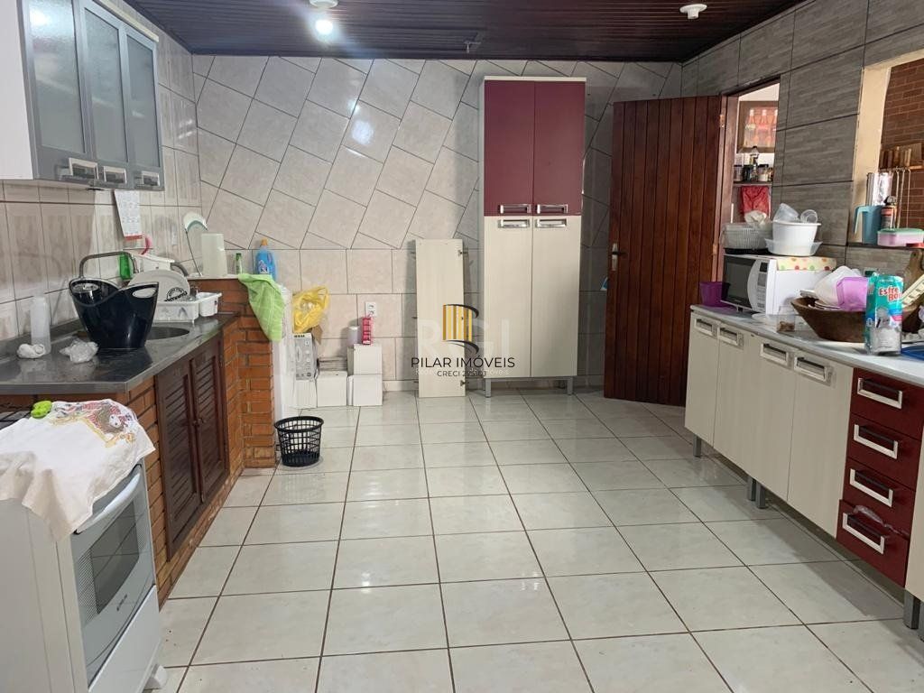 Casa para Venda - 179m², 4 dormitórios, sendo 1 suites, 3 vagas - Centro