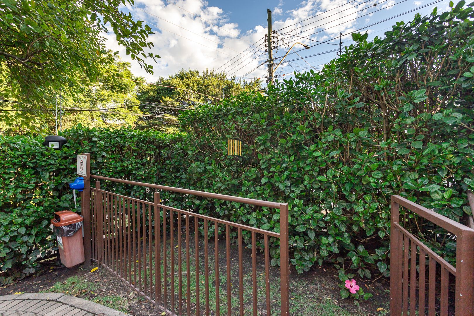 Apartamento no bairro Teresópolis de 2 dormitórios vaga e infra