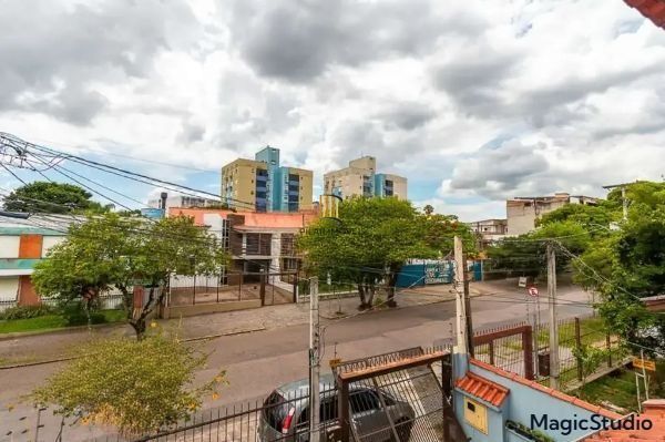 Casa sobrado a Venda de 5 Quartos, 1 Suite e 4 Vagas de Garagem com 235M²privt.
