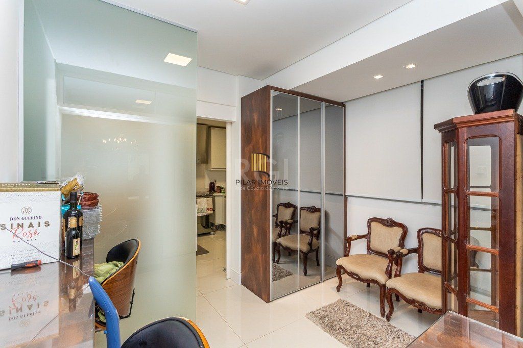 Apartamento no Centro - 2 dormitórios - reformado e mobiliado