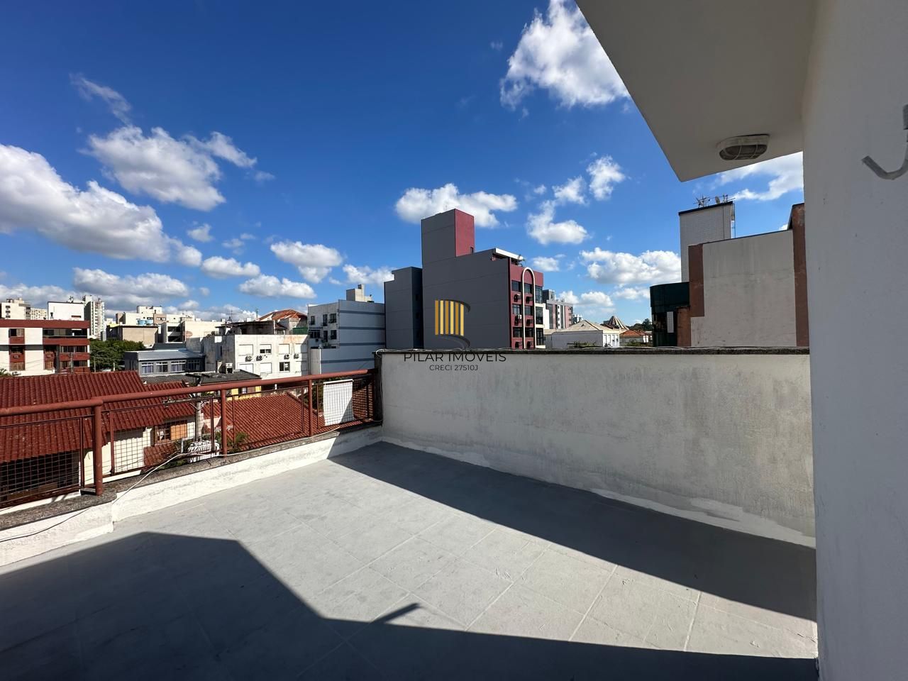 Ótima cobertura de 3 dormitórios com 232m² no bairro Passo da Areia.