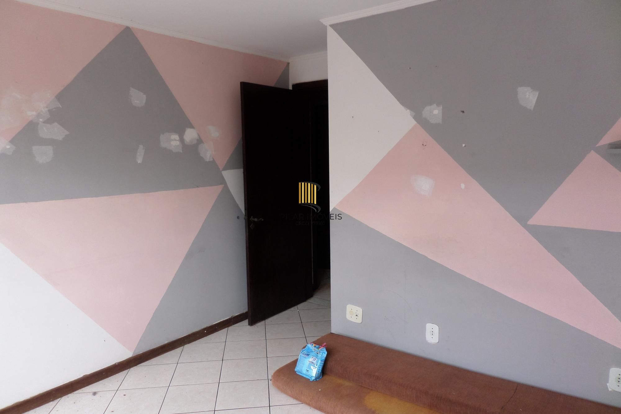 Casa no bairro Ipanema de 3 dormitórios e 2 vagas