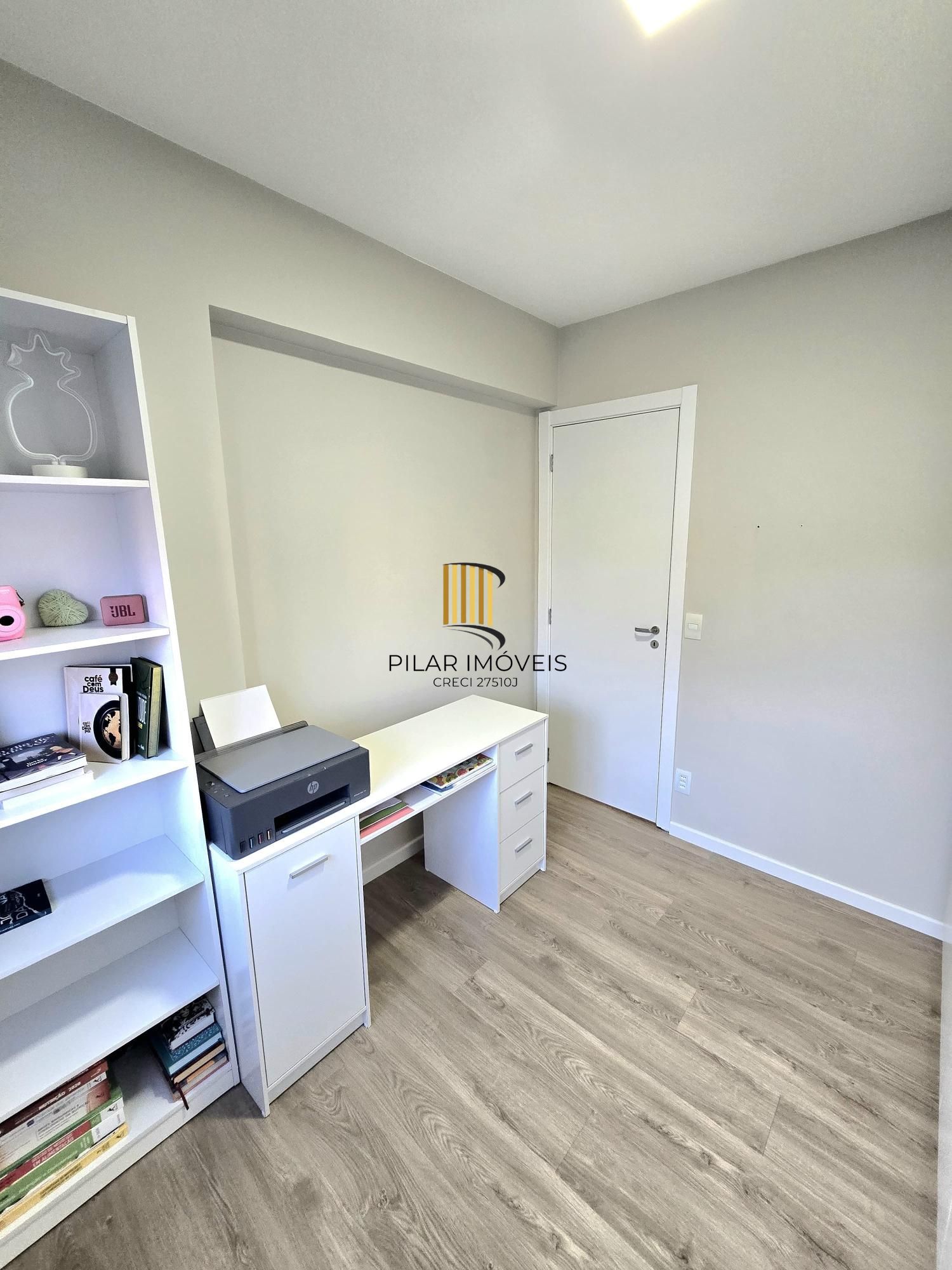 Apartamento no Pertenon de 2 dormitórios vaga e infra