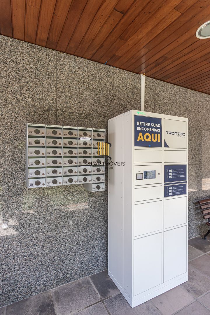 Apartamento no bairro Menino Deus de 4 dormitórios e vaga