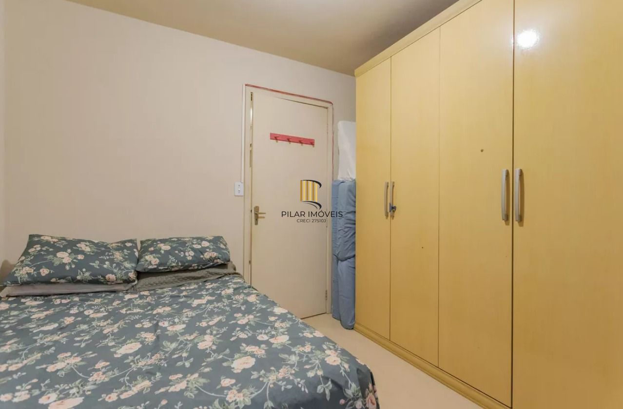 Sobrado no bairro Vila Ipiranga de 4 dormitórios e 2 vagas