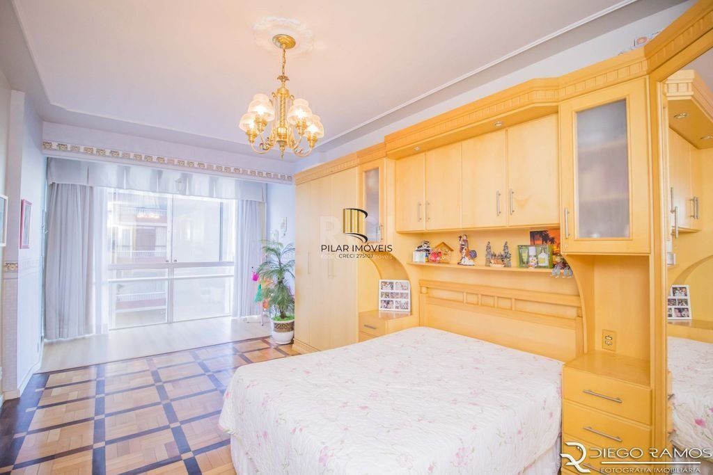 Apartamento para Venda - 207.97m², 4 dormitórios, sendo 1 suites, 1 vaga - Moinhos de Vento