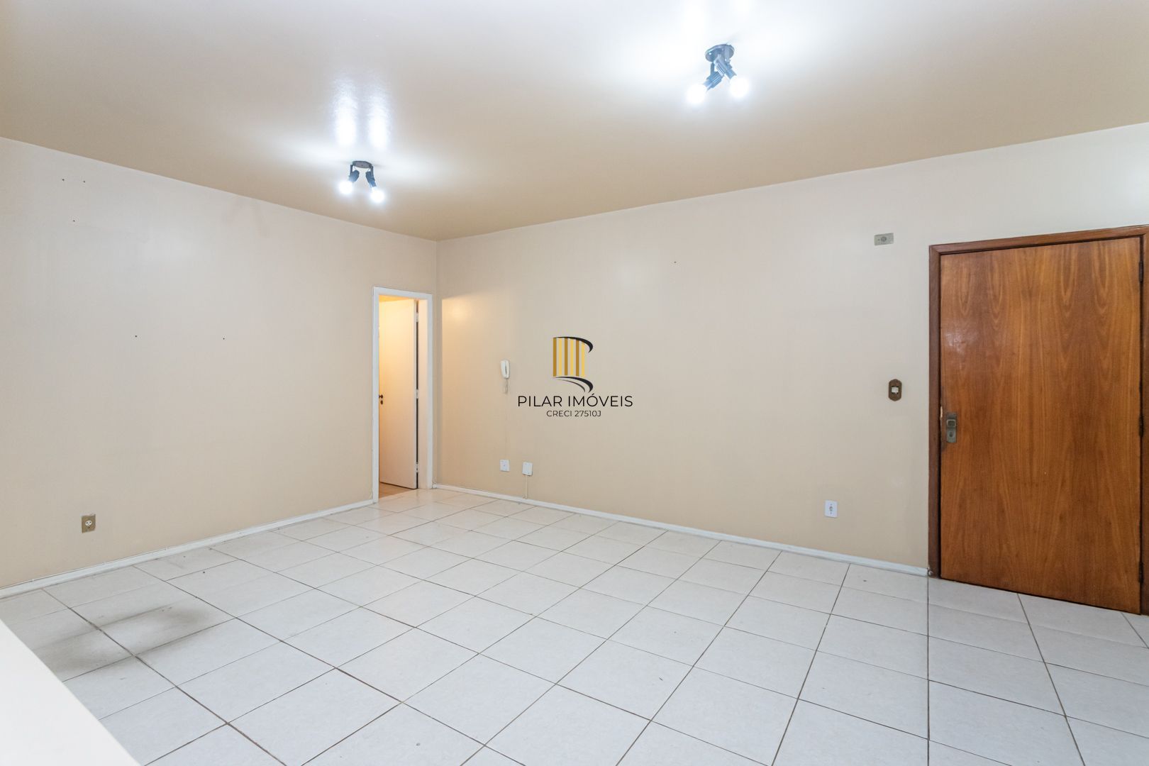 Sala Comercial com terraço