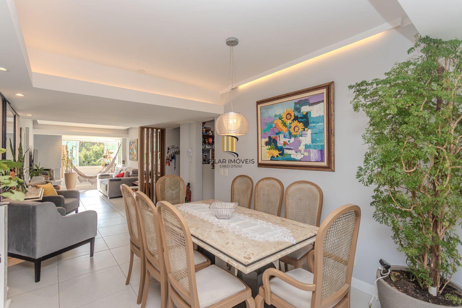 Apartamento diferenciado no bairro Nonoai de 3 dormitórios 2 vagas e infra