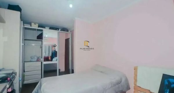 Casa sobrado no bairro Vila Ipiranga de 4 dormitórios e 2 vagas