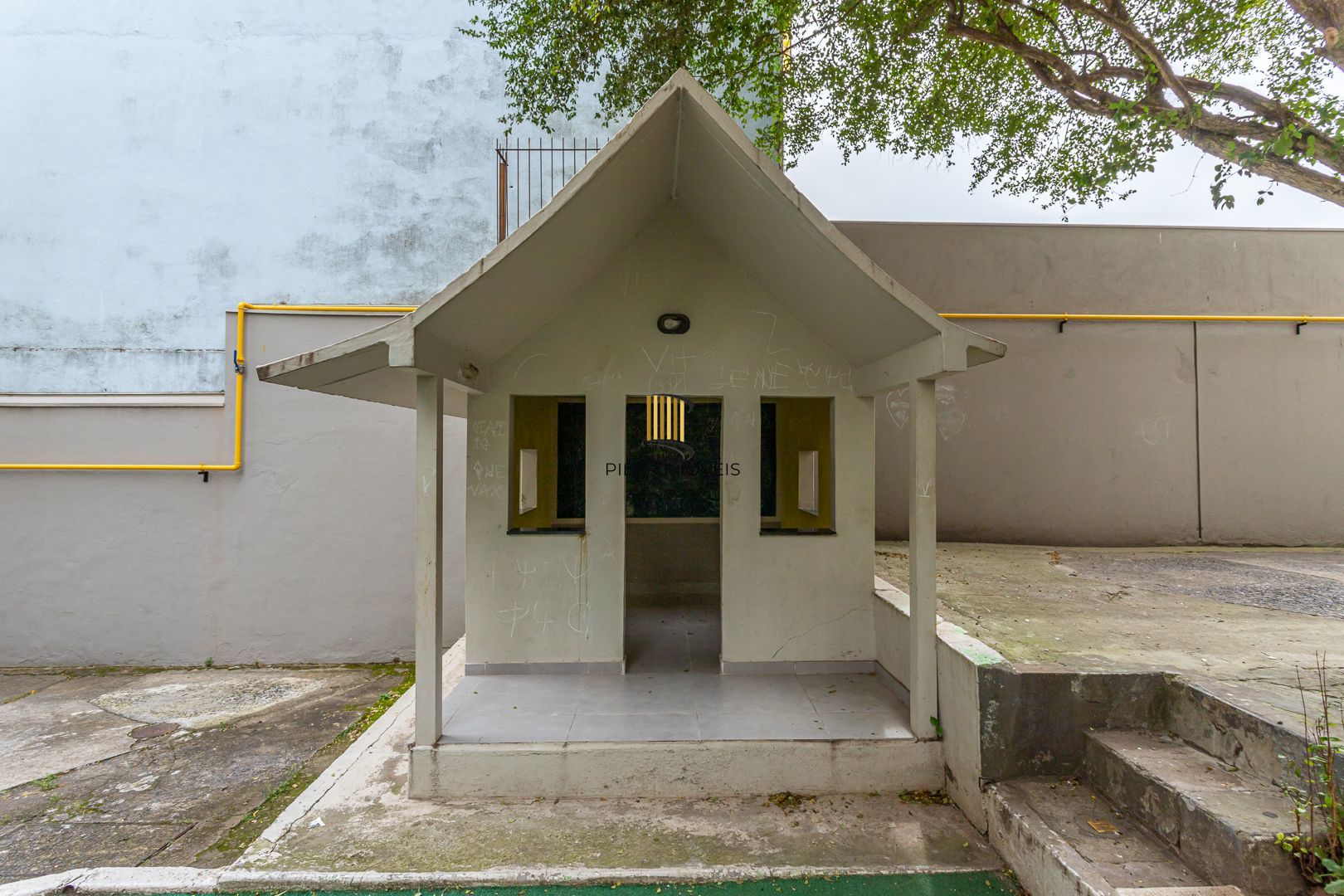 Apartamento no Passo D'areia de 3 dormitórios vaga e infra