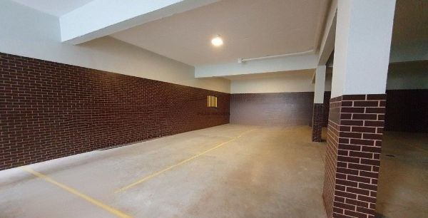 Apartamento no Passo D'areia de 2 dormitórios e 2 vagas DESOCUPADO