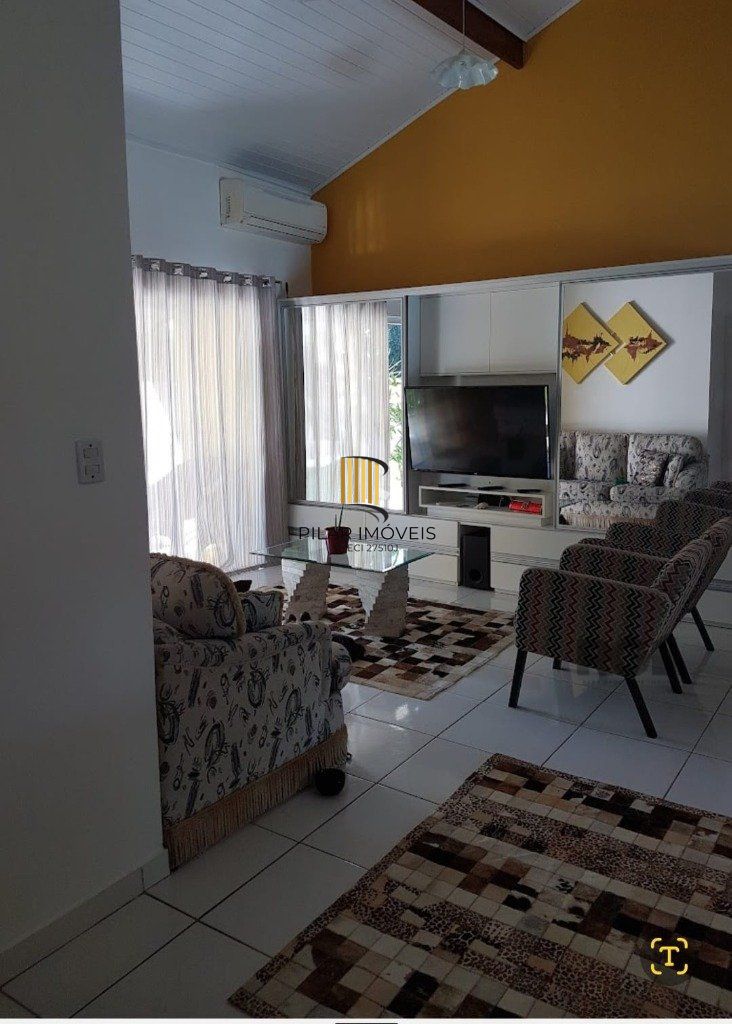 Casa no Condomínio Cantegrill em Viamão