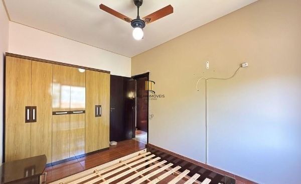 Apartamento no bairro Cristal de 3 dormitórios e vaga DESOCUPADO