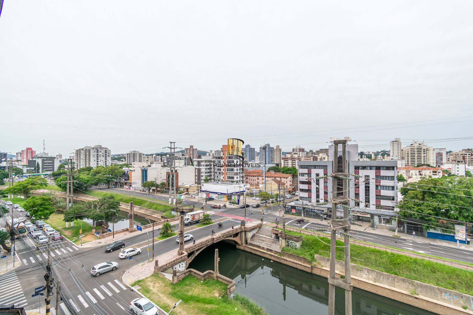 Apartamento 2 dormitorios, no Menino Deus reformado
