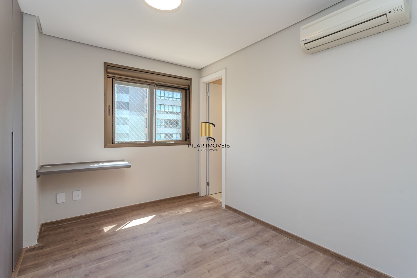 Apartamento no bairro Mont Serrat de 2 suítes e 2 vagas DESOCUPADO