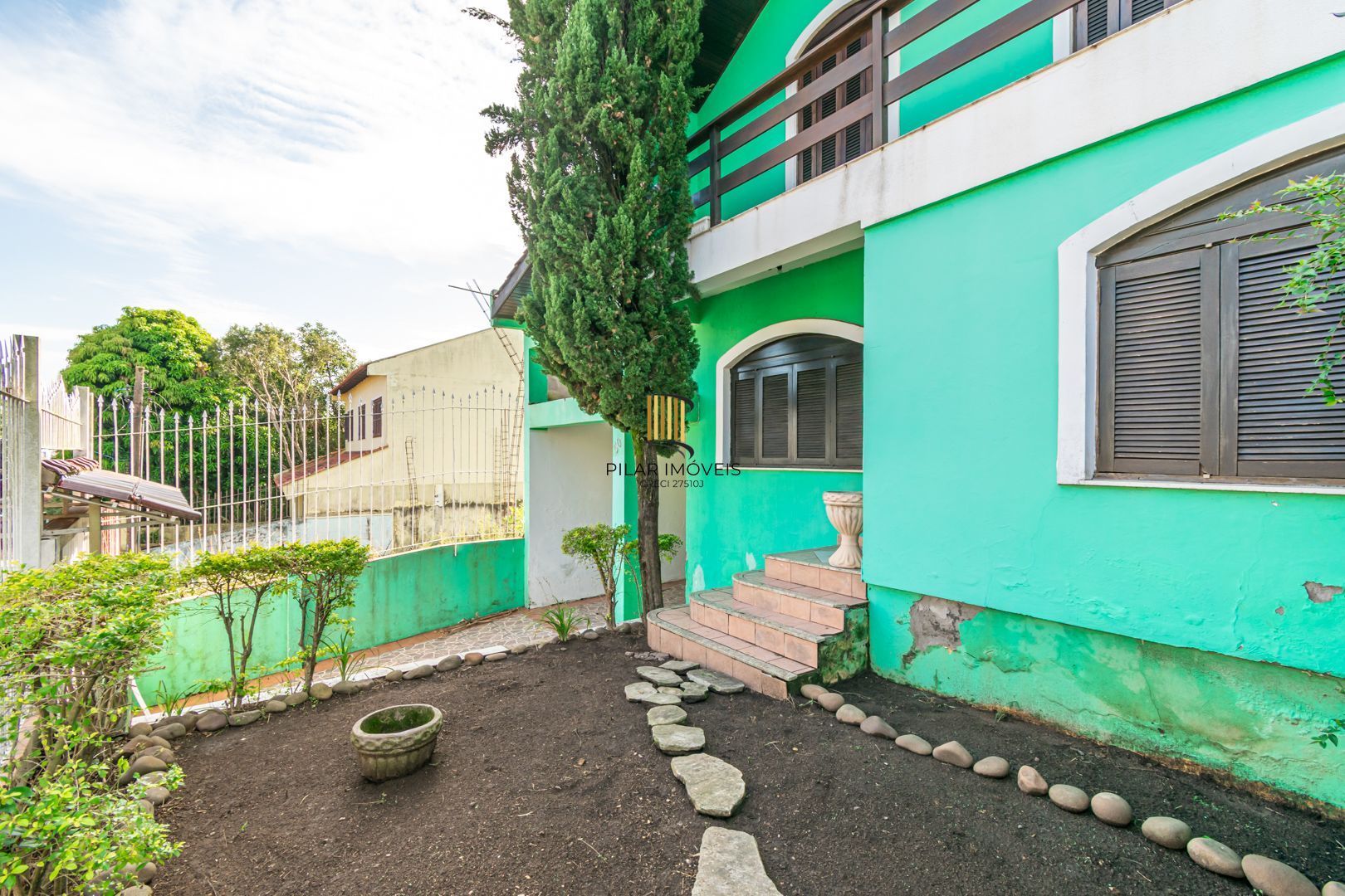 Casa 5 dormitórios no bairro Jardim Sabará