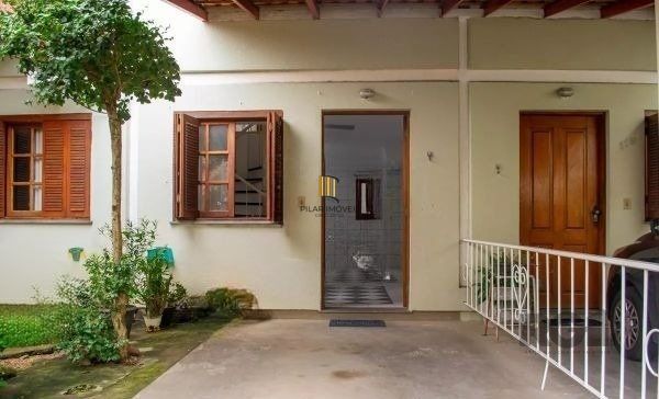 Casa em condominio no bairro Tristeza de 3 dormitórios e vaga