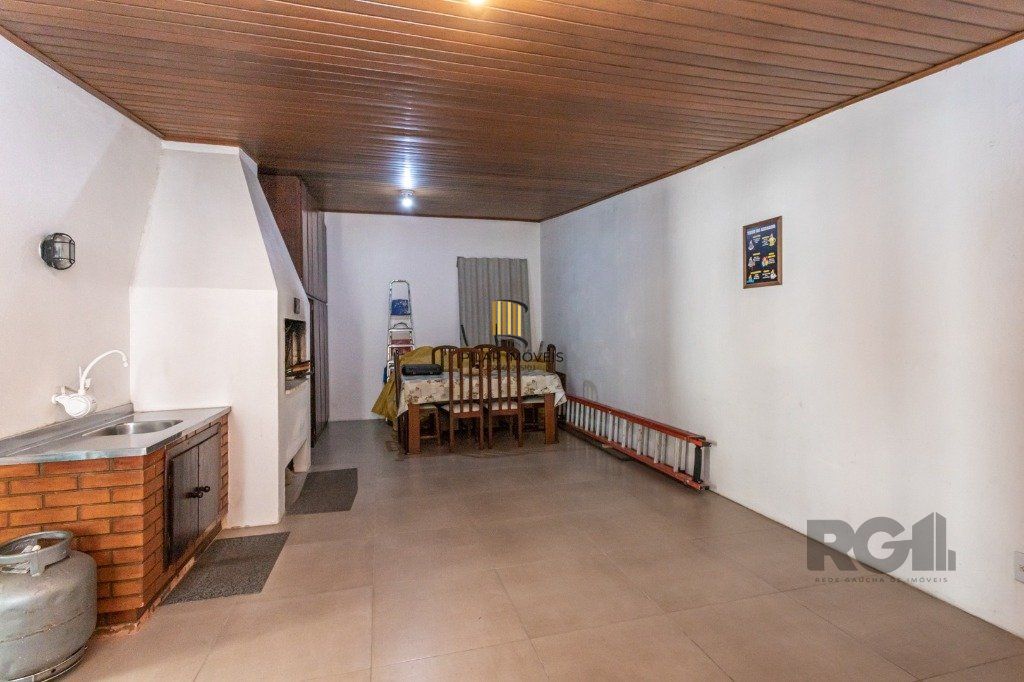 Casa no bairro Vila Ipiranga de 3 dormitórios e 3 vagas