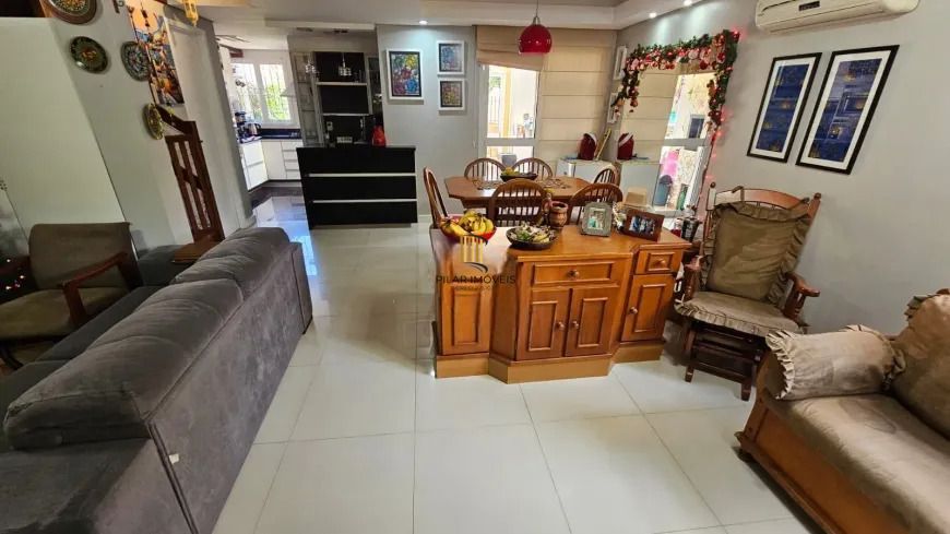 Casa de Condomínio 3 dormitórios no bairro Mário Quintana