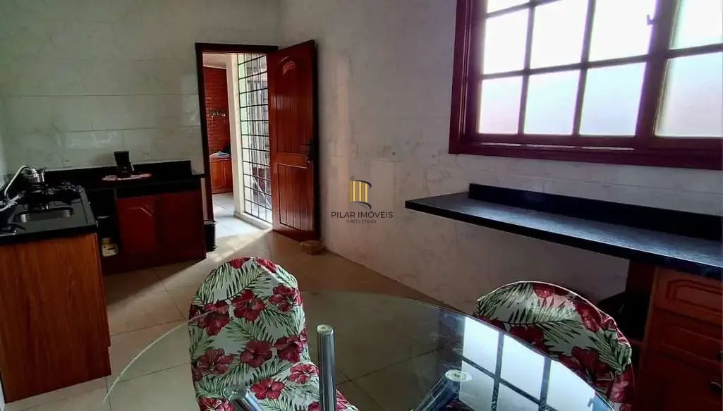 Casa 3 dormitórios no bairro Passo das Pedras