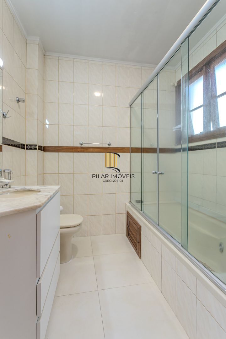 Cobertura duplex no bairro Petrópolis de 3 dormitórios vaga e terraço