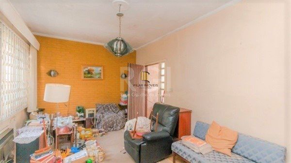 Casa de 3 dormitórios, 2 vagas - Petrópolis