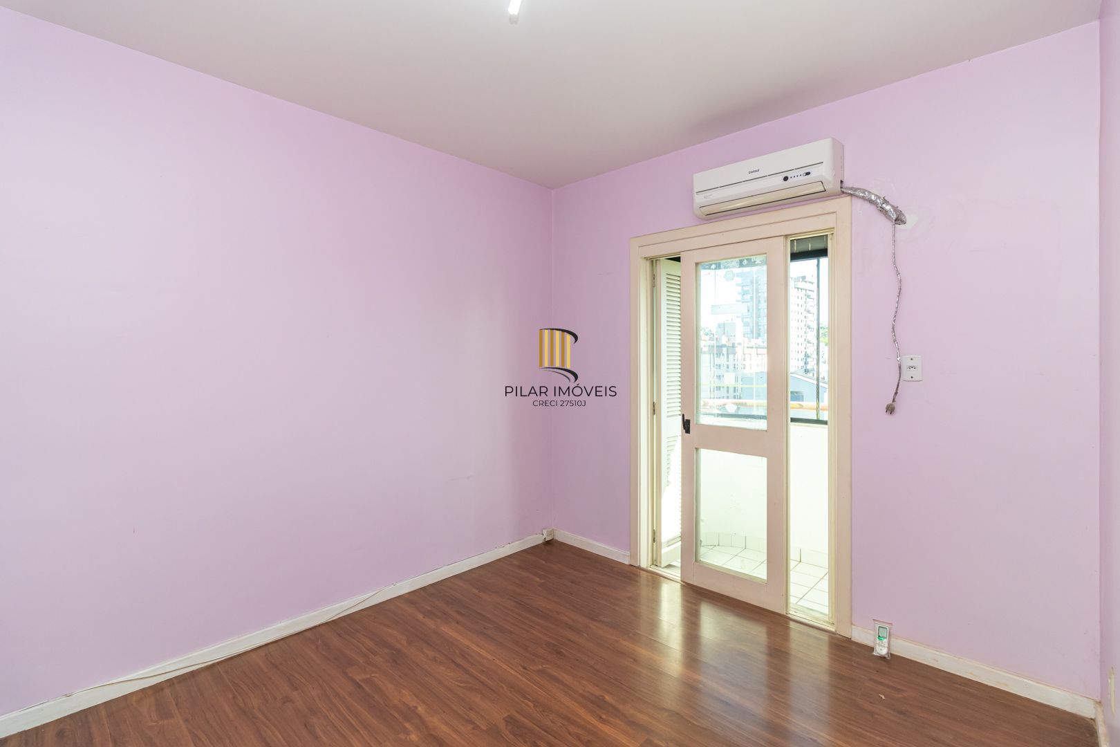 Cobertura no Menino Deus de 3 dormitórios e 2 vagas DESOCUPADO