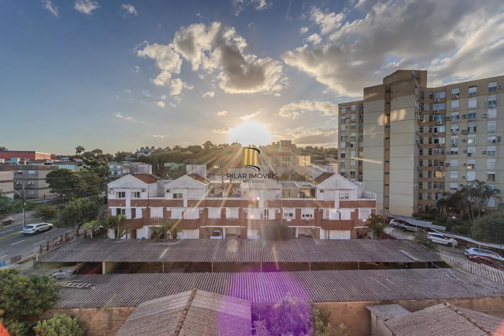 Casa em Condomínio bairro Tristeza de 3 dormitórios e 3 vagas