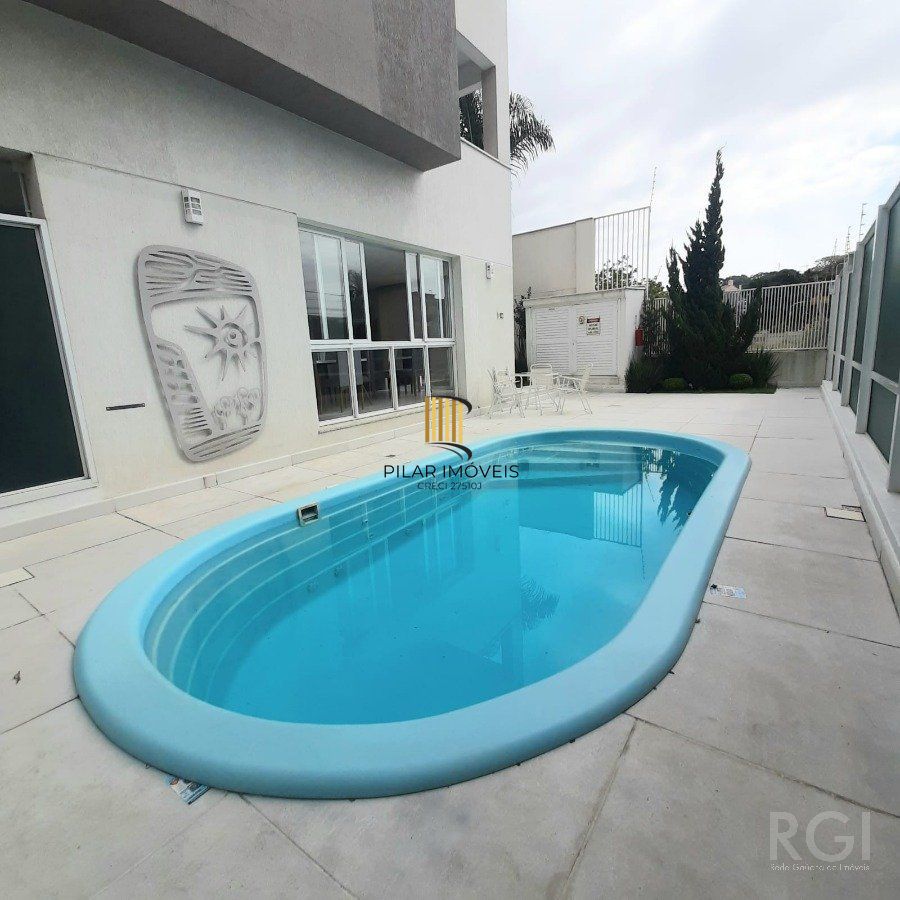 Cobertura duplex na Medianeira de 2 dormitórios e 2 vagas