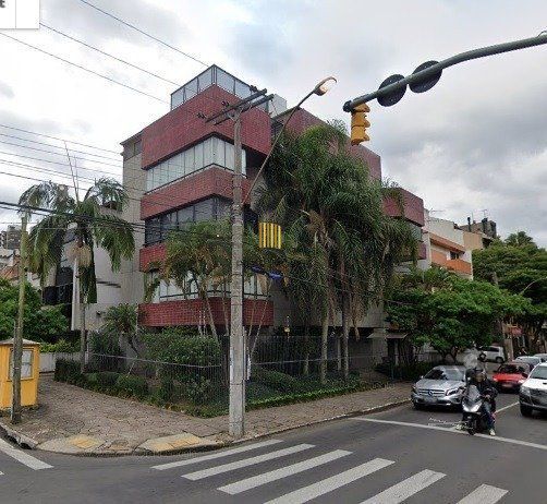 Cobertura no bairro Petrópolis de 2 dormitórios 2 vagas e piscina