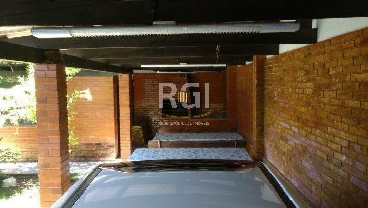 Casa para Venda - 300m², 4 dormitórios, 4 vagas - Nonoai