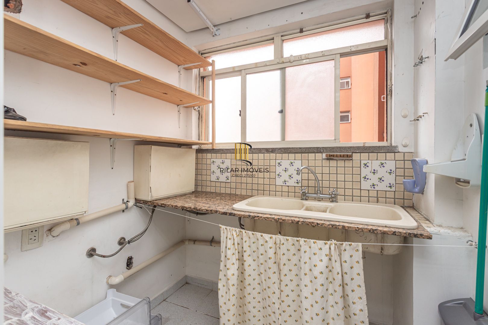 Apartamento de 2 dormitórios DESOCUPADO em frente do Iguatemi