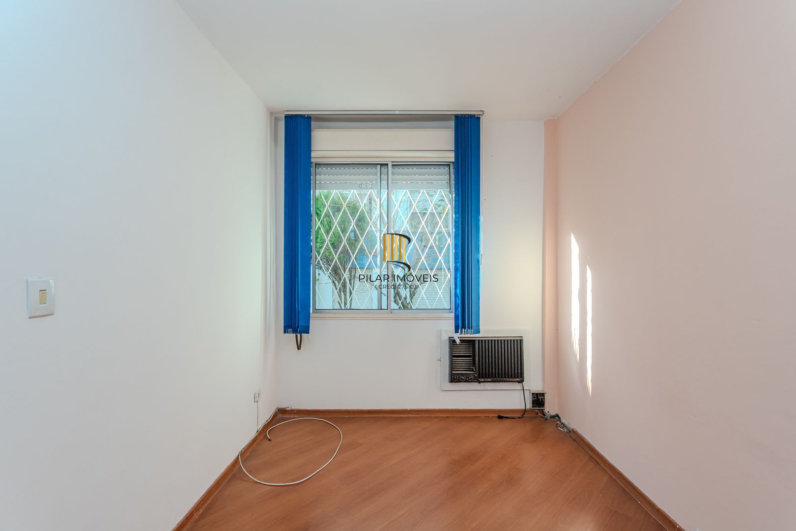Apartamento no bairro Cristal térreo 1 Dormitório e vaga rotativa DESOCUPADO