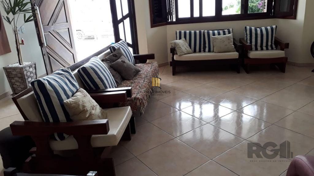 Casa 3 dormitórios + piscina + 4Vagas garagem + 2 quadras mar