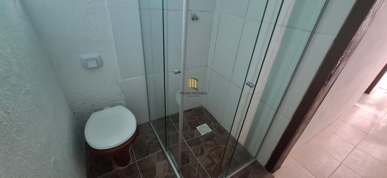 Casa em Canoas de 2 dormitórios DESOCUPADA