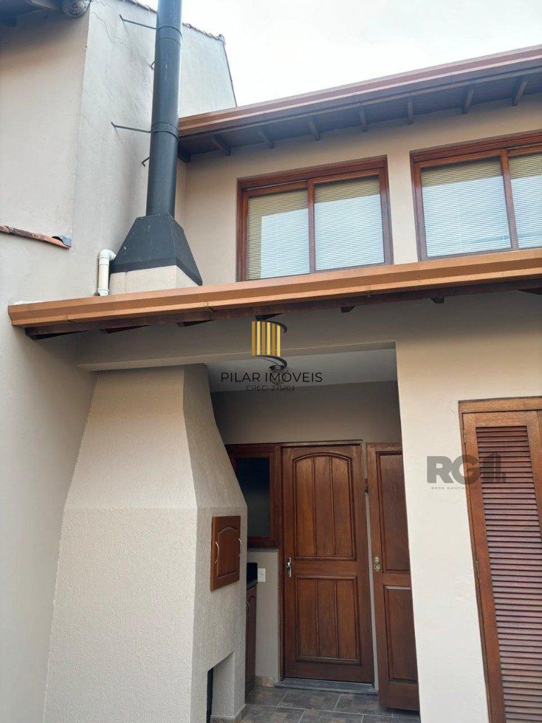 Casa Condominio no bairro Guarujá de 3 dormitórios 1 vaga DESOCUPADA