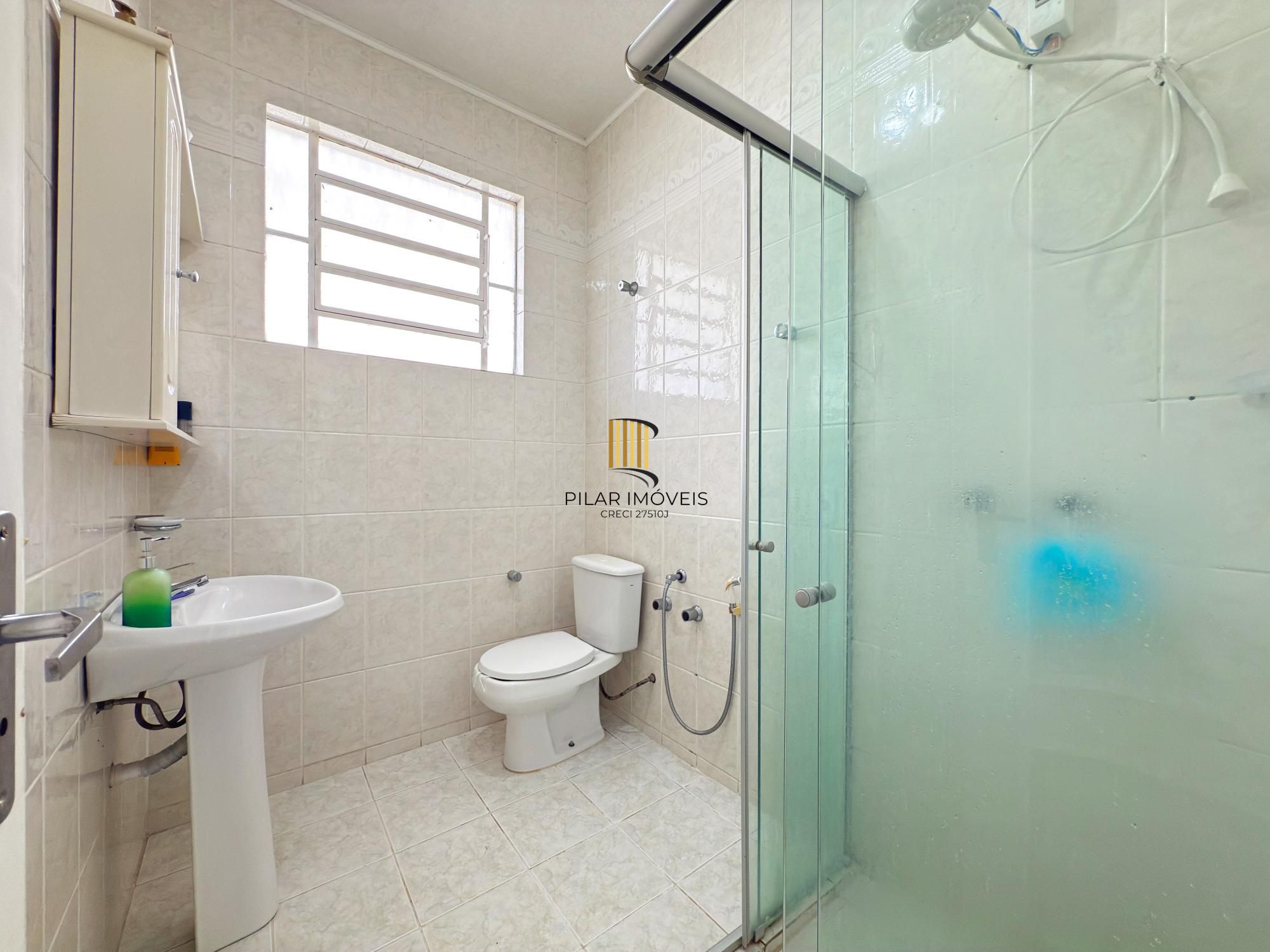 Casa 3 dormitórios no bairro Medianeira