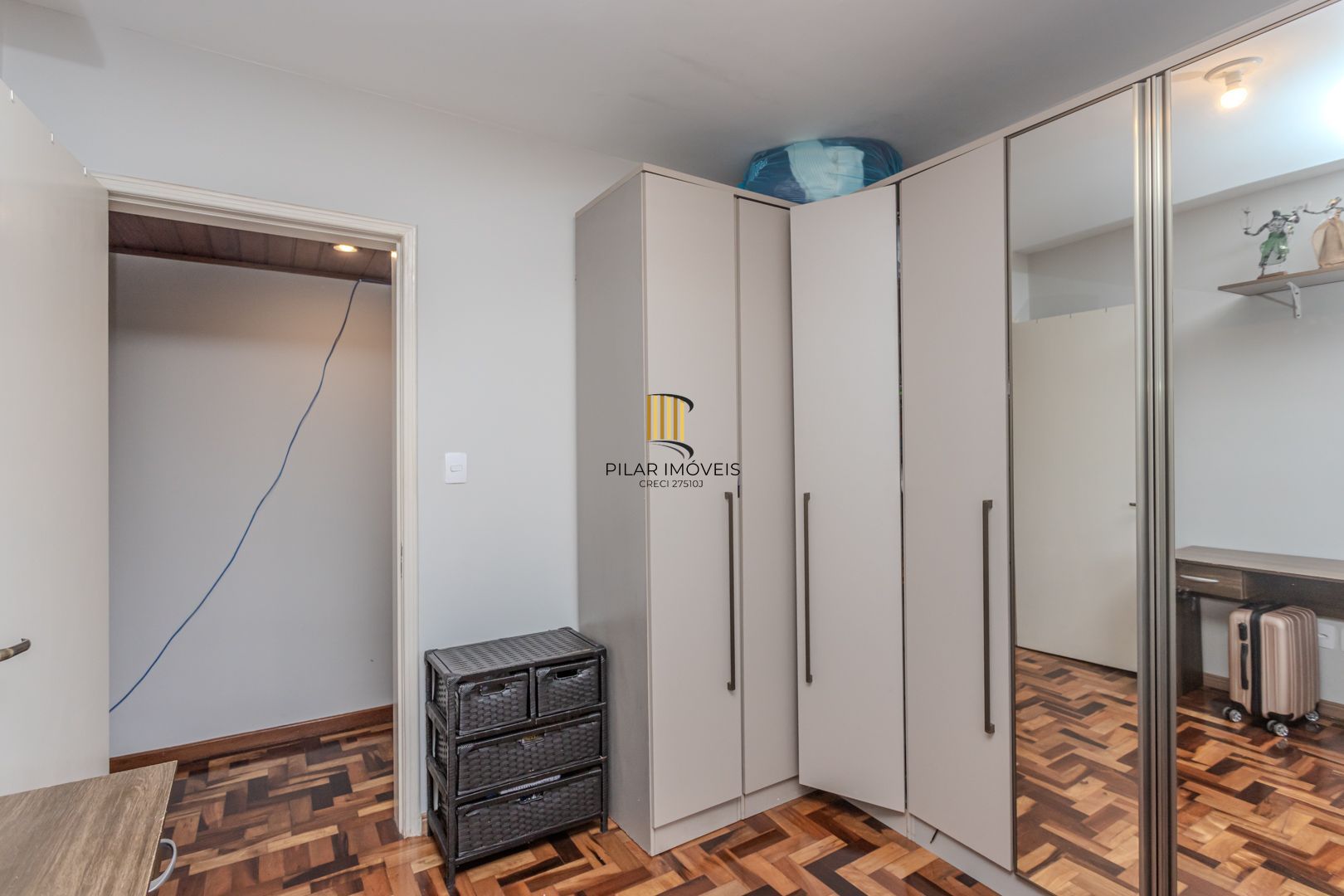 OCASIÃO 3 dormitórios, suíte e vaga, 106m² privativos, por R$ 400 mil