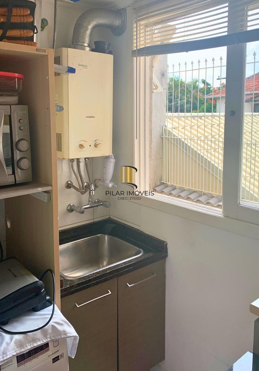 Apartamento no bairro Vila Ipiranga de 2 dormitórios e vaga