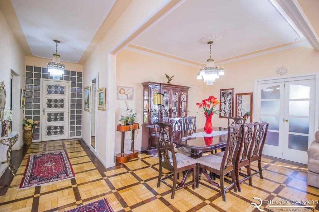 Apartamento para Venda - 207.97m², 4 dormitórios, sendo 1 suites, 1 vaga - Moinhos de Vento