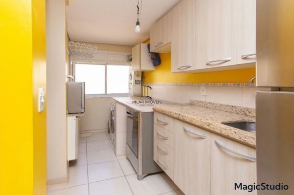 Apartamento 2 dorms, 1 vaga de garagem, à venda Rua Mura, Guarujá - Porto Alegre